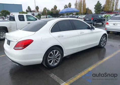 2017 Mercedes-Benz C 300 4Matic из США, поврежденный, VIN 55SWF4KB4HU227458